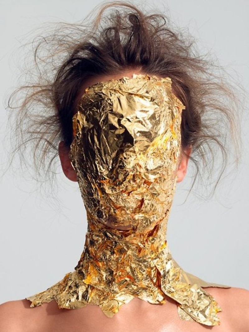 Illustration for article titled YOU ARE GOLDEN : A HOLIDAY LOOK BOOK